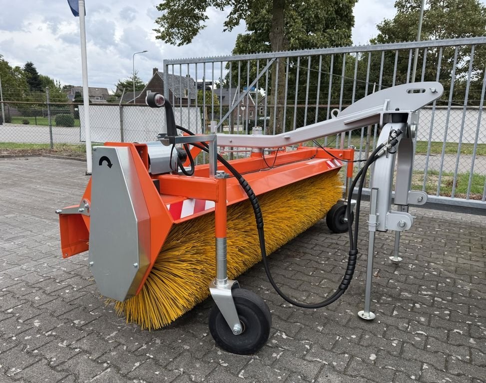 Rolbezem | 2,8 meter ø 70 | veegmachine, Agrometall s.r.o., Roztocilova@agrometall.cz, Dvur 938
538 03  Hermanuv Mestec, CZ