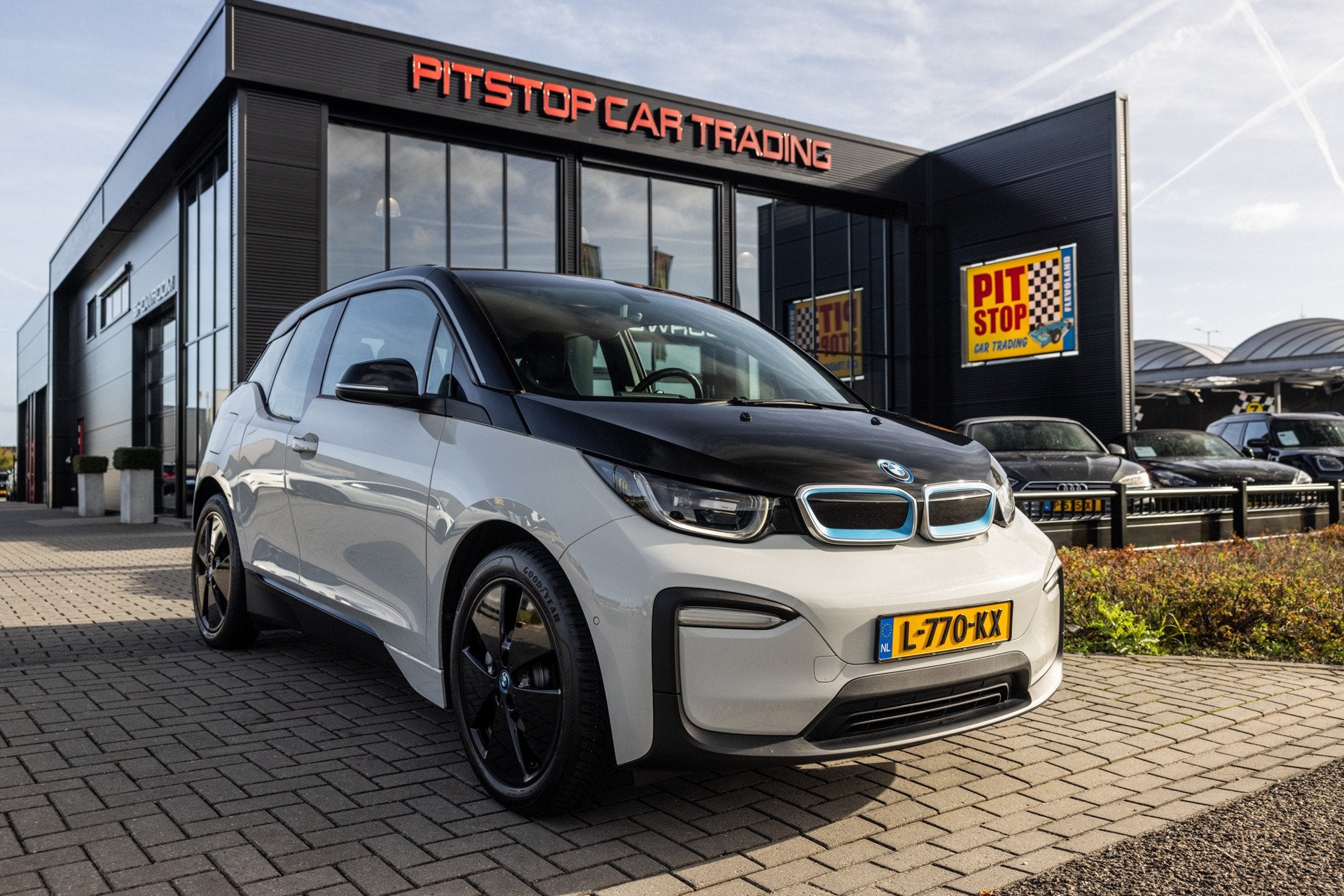 BMW I3, Basis iPerformance 94Ah 33 kWh NL Auto, Nieuwstaat!, Automaat, Achterwielaandrijving, Gebruikt, 33 kWh