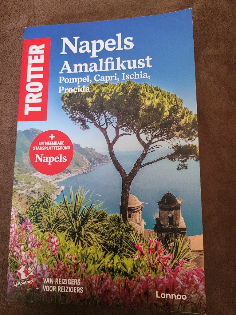 Napels en Amalfikust, Trotter, Europa, Ophalen of Verzenden, Zo goed als nieuw