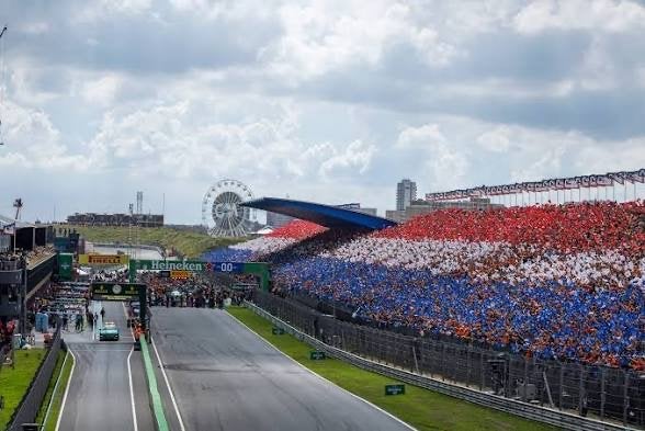 Dutch GP Pit Grandstand ticket voor zondag!, Tickets en Kaartjes, Eén persoon