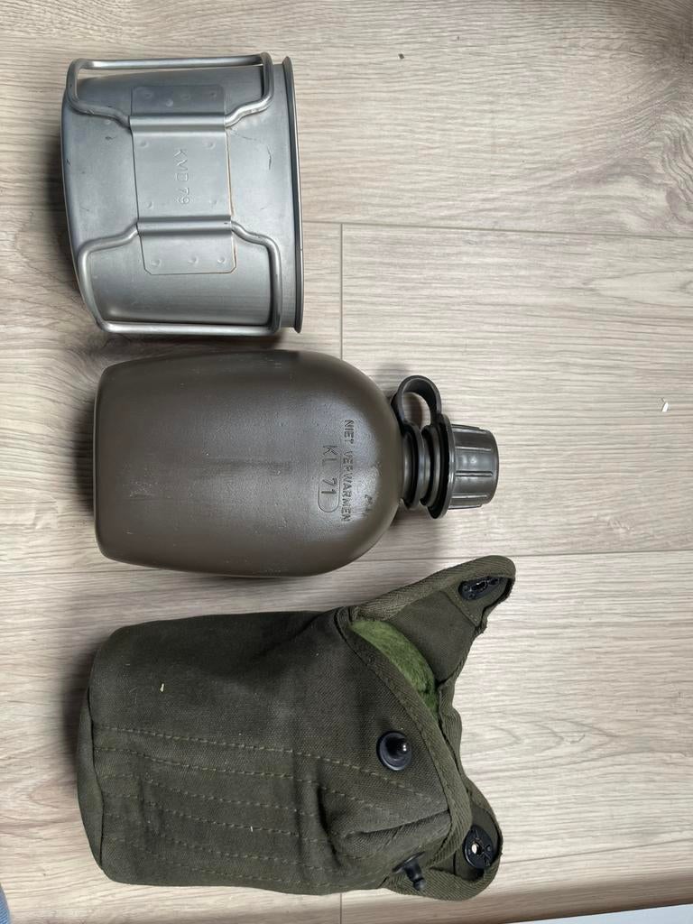 Militaire veldfles KL71 met aluminium bak KMD79, Ophalen of Verzenden, Landmacht, Nederland, Overige typen
