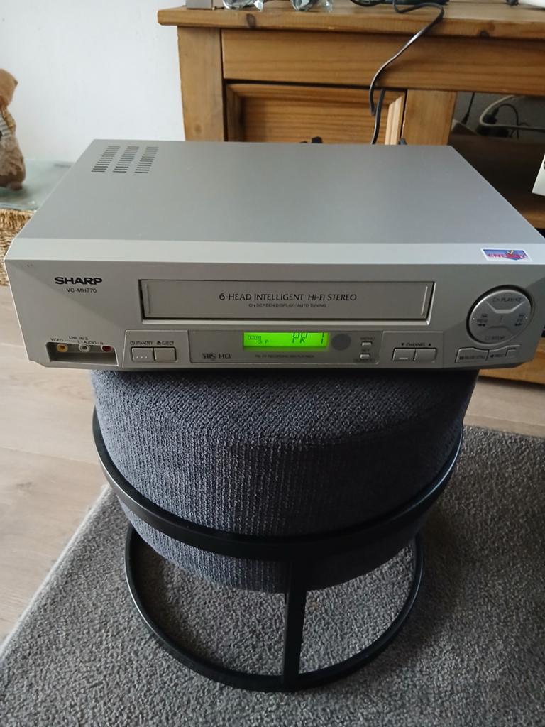Zeer nette Sharp videorecorder VC-MH770 + scartkabel, Audio, Tv en Foto, Videospelers, Ophalen of Verzenden, Zo goed als nieuw