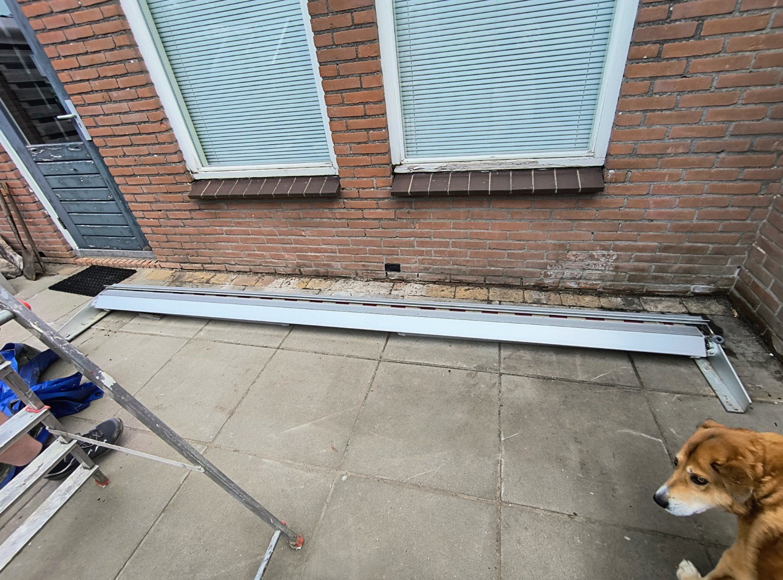 Handmatig knikarmscherm rood-wit gestreept - 3,50m breed, Ophalen, Gebruikt, Knikarmscherm