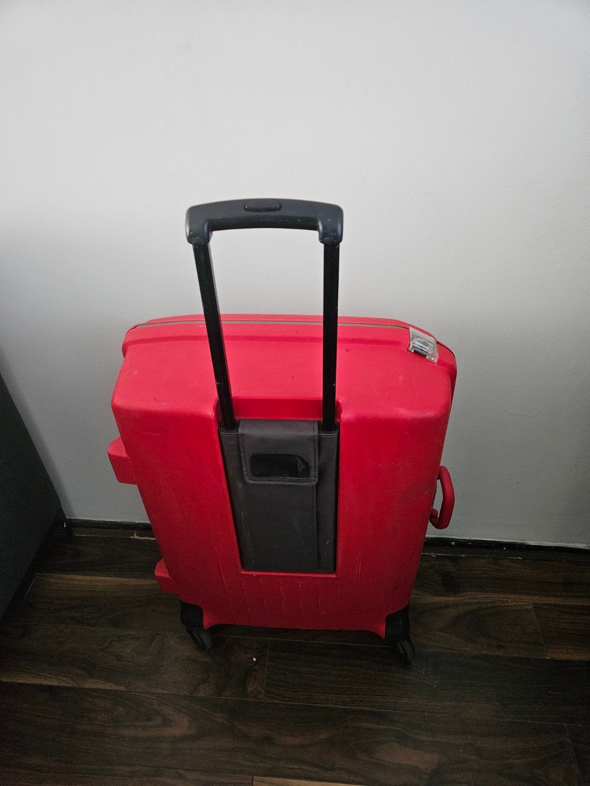 4 WIELTJES RODE SAMSONITE HARD KUNSTSTOF TROLLEY KOFFER, Sieraden, Tassen en Uiterlijk, Koffers, Gebruikt, Hard kunststof, 70 cm of meer