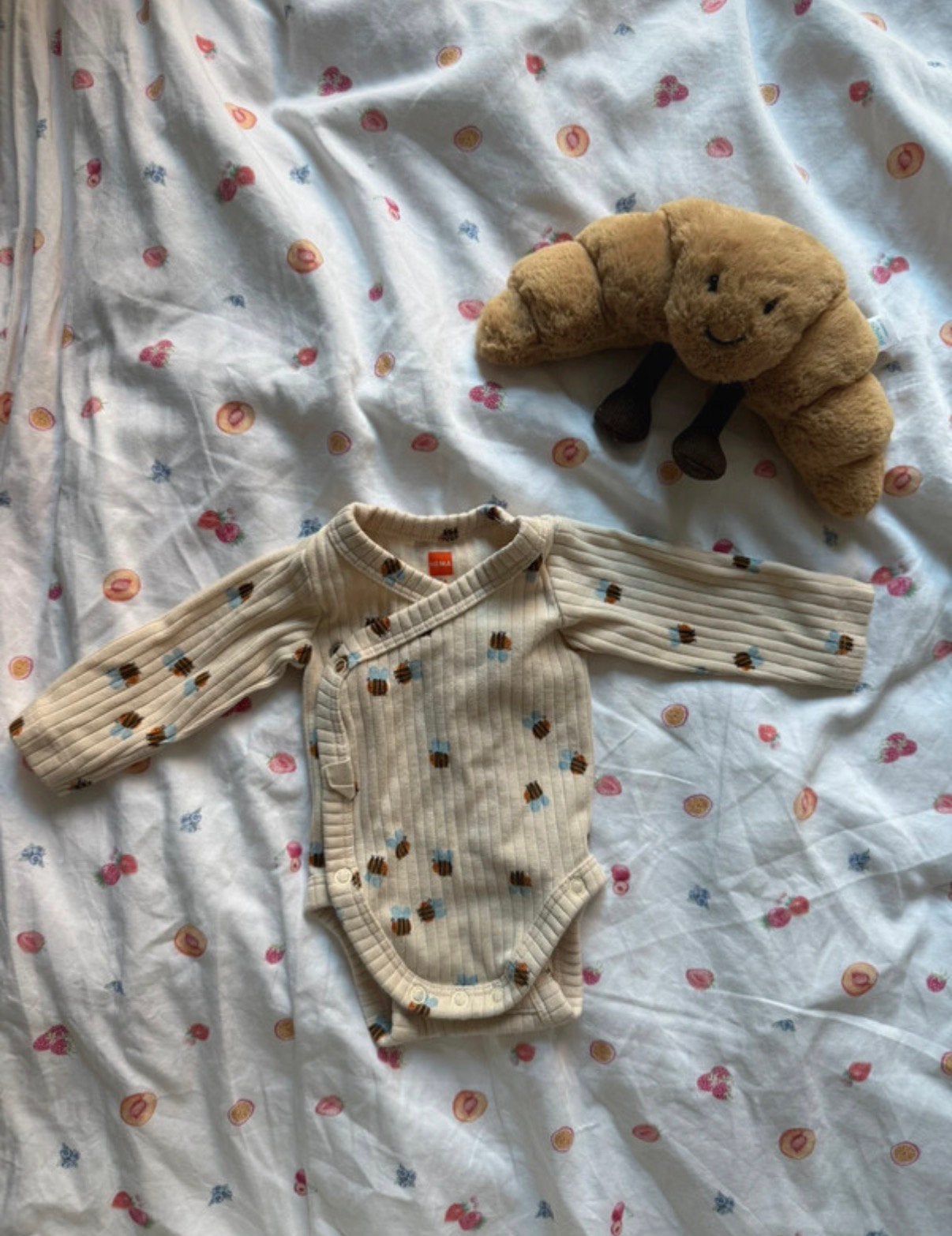 Hema beige creme met bijtjes romper prematuur maat 44 NIEUW, Verzenden, Nieuw, Jongetje of Meisje, Nacht- of Onderkleding