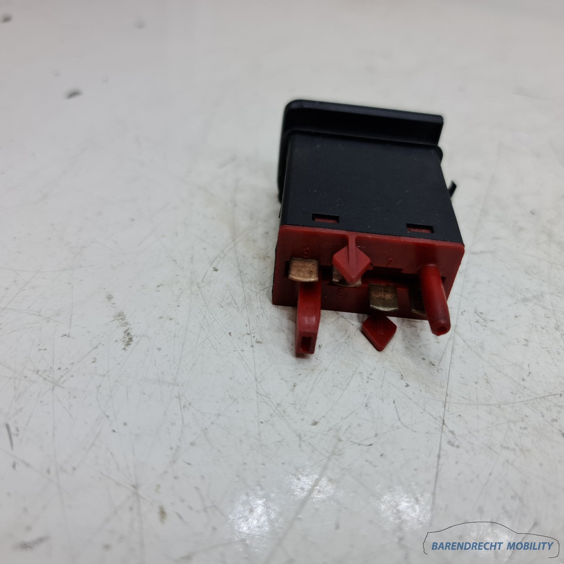 ASR schakelaar VW Golf IV Bora 1J0927133A anti slip regeling, Auto-onderdelen, Gebruikt, Volkswagen, Volkswagen AG, Berliner Ring 2
38440  Wolfsburg, DE