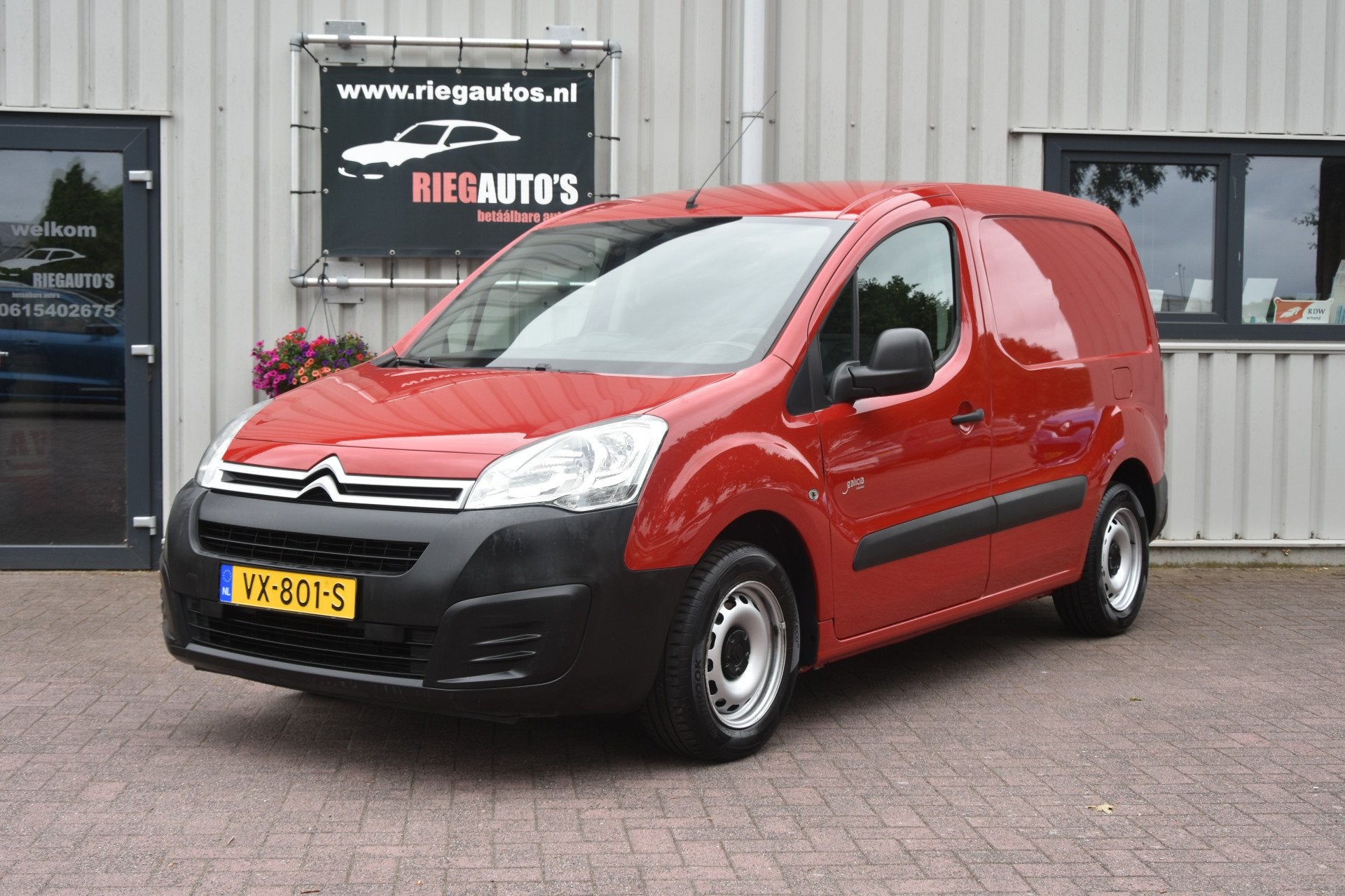 Citroën Berlingo 1.6 BlueHDI 75 Club. Trekhaak, Cruise cont, Voorwielaandrijving, Gebruikt, 4 cilinders, Citroën