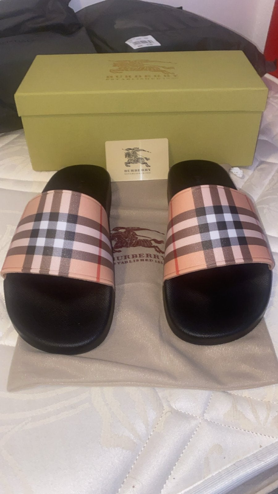 Burberry London England Slippers - Maat 43, Ophalen, Nieuw, Overige kleuren, Slippers