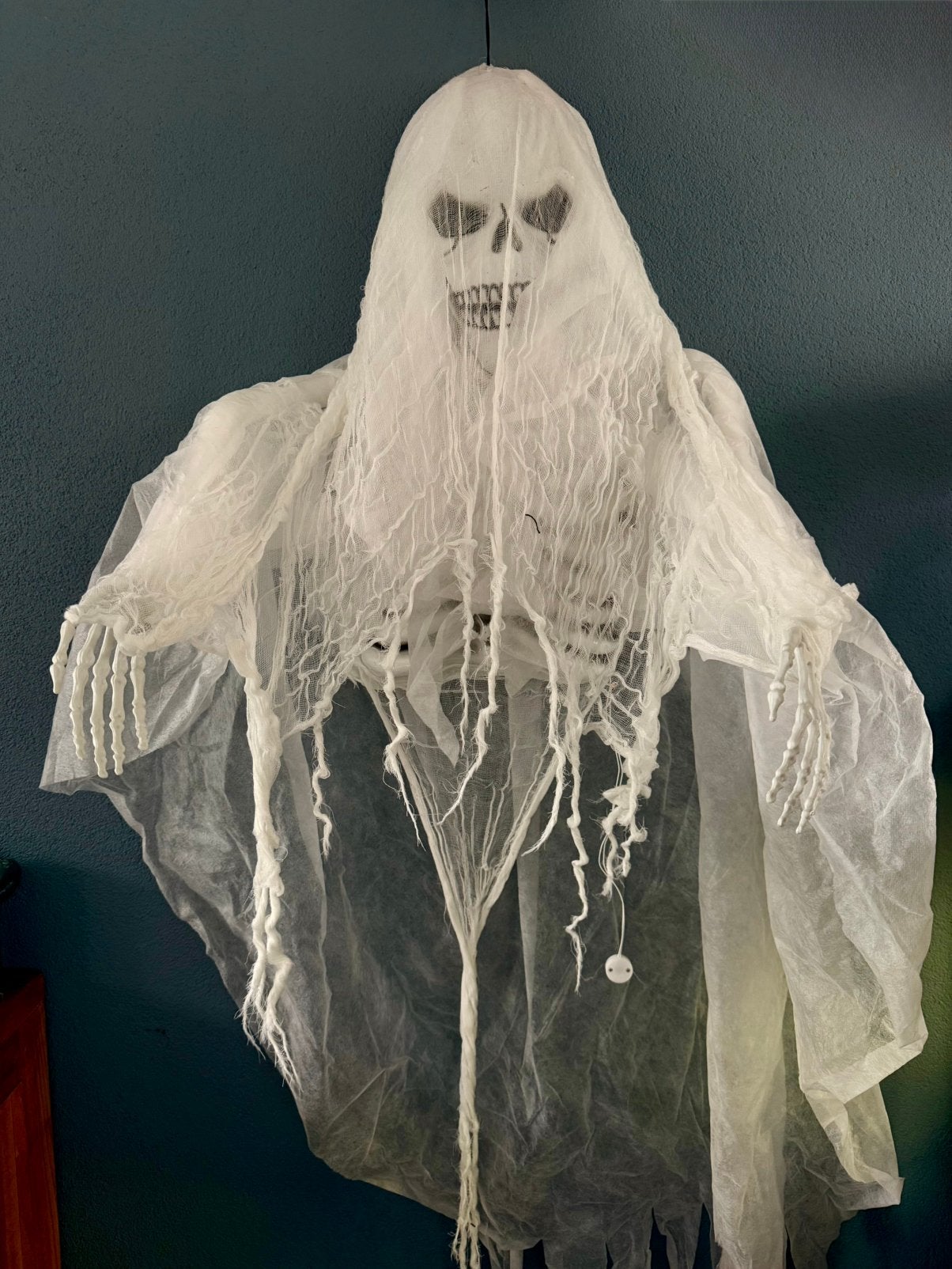 Hangend skelet met licht en geluid - Halloween decoratie, Ophalen of Verzenden, Zo goed als nieuw, Versiering, Halloween of Griezel