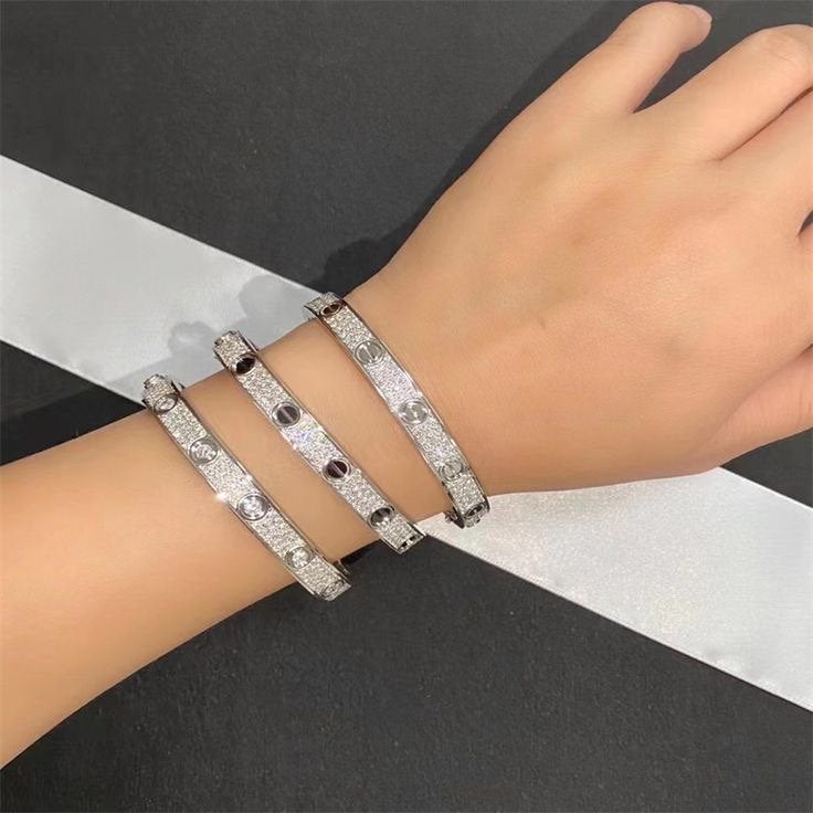 Cartier Love Armband met Diamanten 150€, Met kristal, Ophalen of Verzenden, Zo goed als nieuw, Zilver
