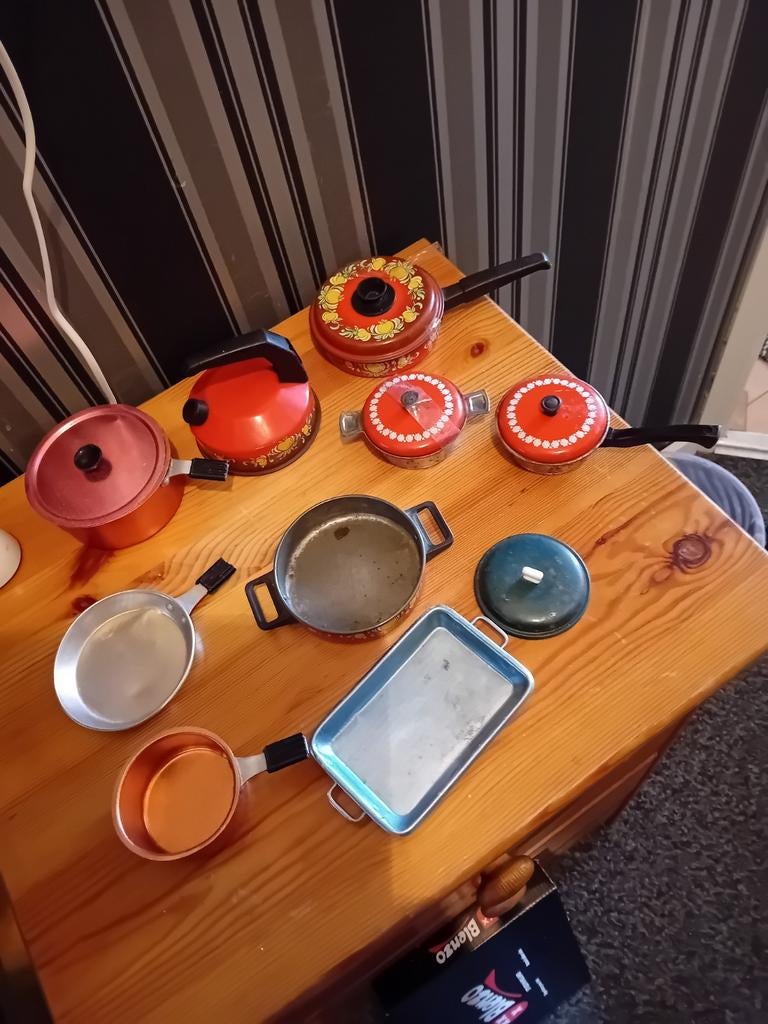 Retro pannenset voor speelgoedfornuisje - Vintage speelgoed, Ophalen of Verzenden, Gebruikt, Jongen of Meisje