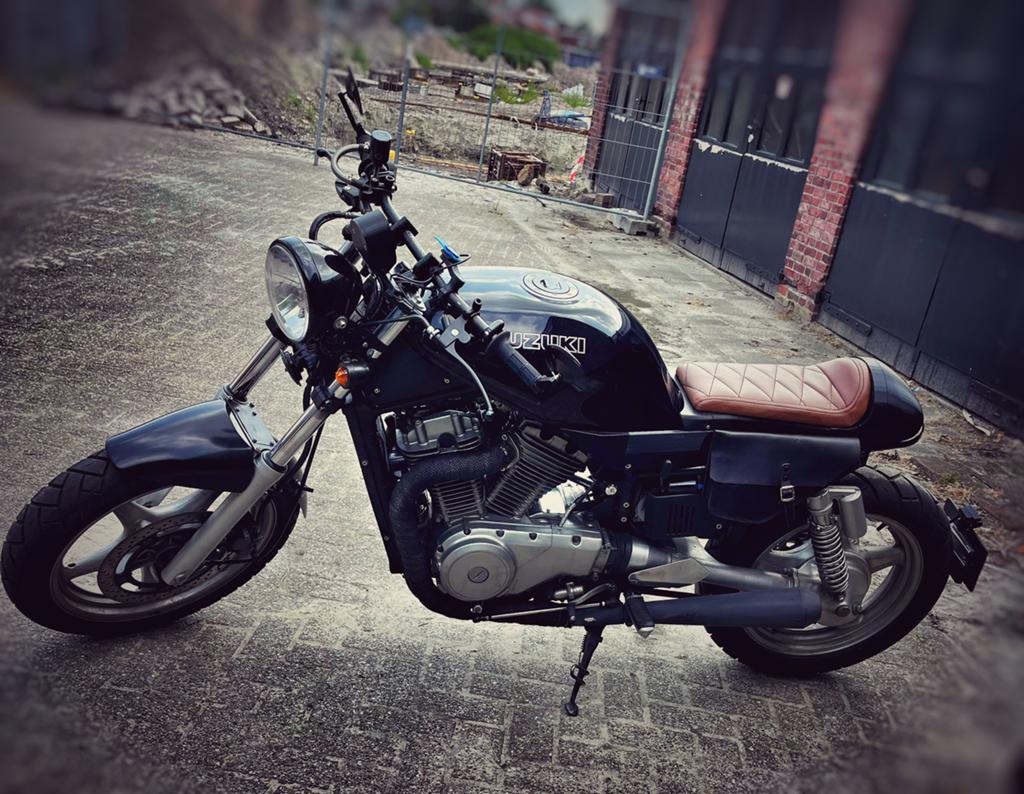 Suzuki VX800 Café Racer, Ophalen