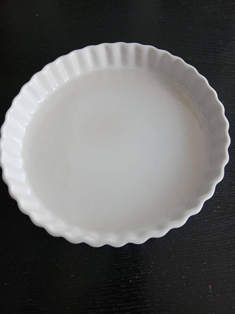 28cm.diamx4h ovenschaal wit geschulpt aardewerk taart quiche, Huis en Inrichting, Keuken | Servies, Keramiek, Nieuw, Ophalen of Verzenden