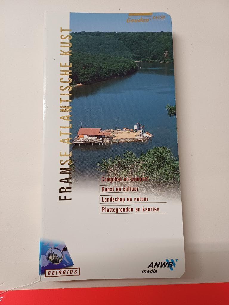 ANWB - Reisgids Gouden Serie - Franse Atlantische Kust, Boeken, Reisgidsen, Gelezen, Europa, Ophalen of Verzenden, Reisgids of -boek
