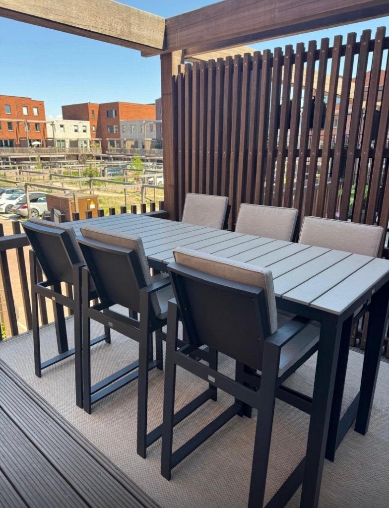 ZGAN buiten tafel met 6 krukken en kussens, Ophalen, Zo goed als nieuw, 6 zitplaatsen
