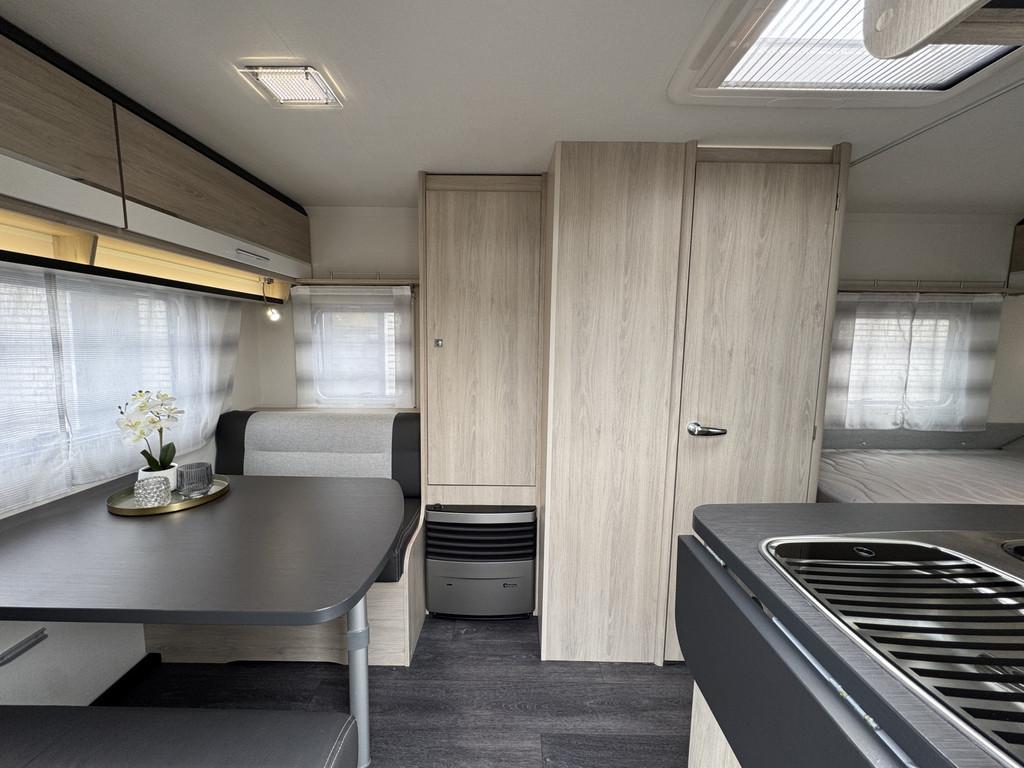 Caravelair Antares 450 Style met enkele bedden *Mover/Casset, Caravans en Kamperen, Vast bed, Rondzit, Bedrijf, Tot en met 3