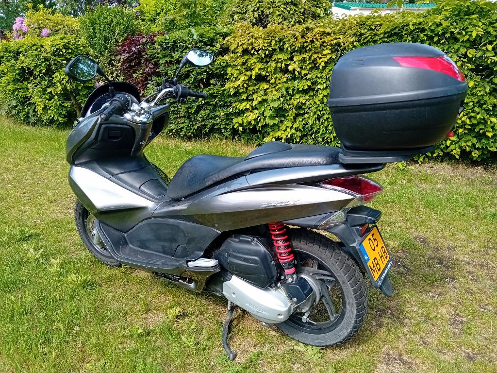 Honda PCX 125  Populaire scooter met maar 22.525 km, Motoren, Motoren | Honda, Scooter, Gebruikt, Particulier, 125 cc