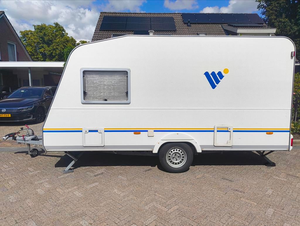 Nette Knaus Vimara 2002 met voortent en luifel, Standaardzit, Dwarsbed, 750 - 1000 kg, Particulier