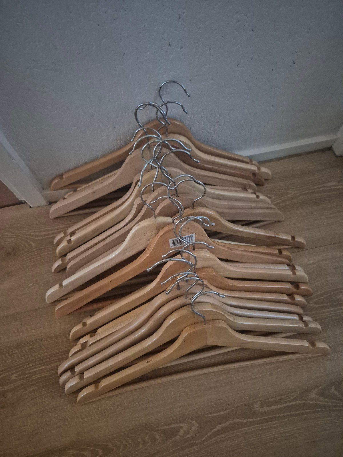 22 Houten kledinghangers, Kleding | Dames, Ophalen, Gebruikt, Hout, Volwassenen