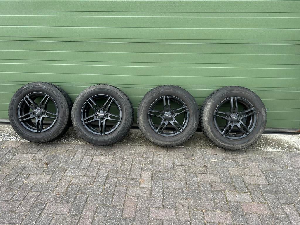16 inch Monaco velgen met winterbanden, 215 mm, Velg(en), 16 inch, Personenwagen
