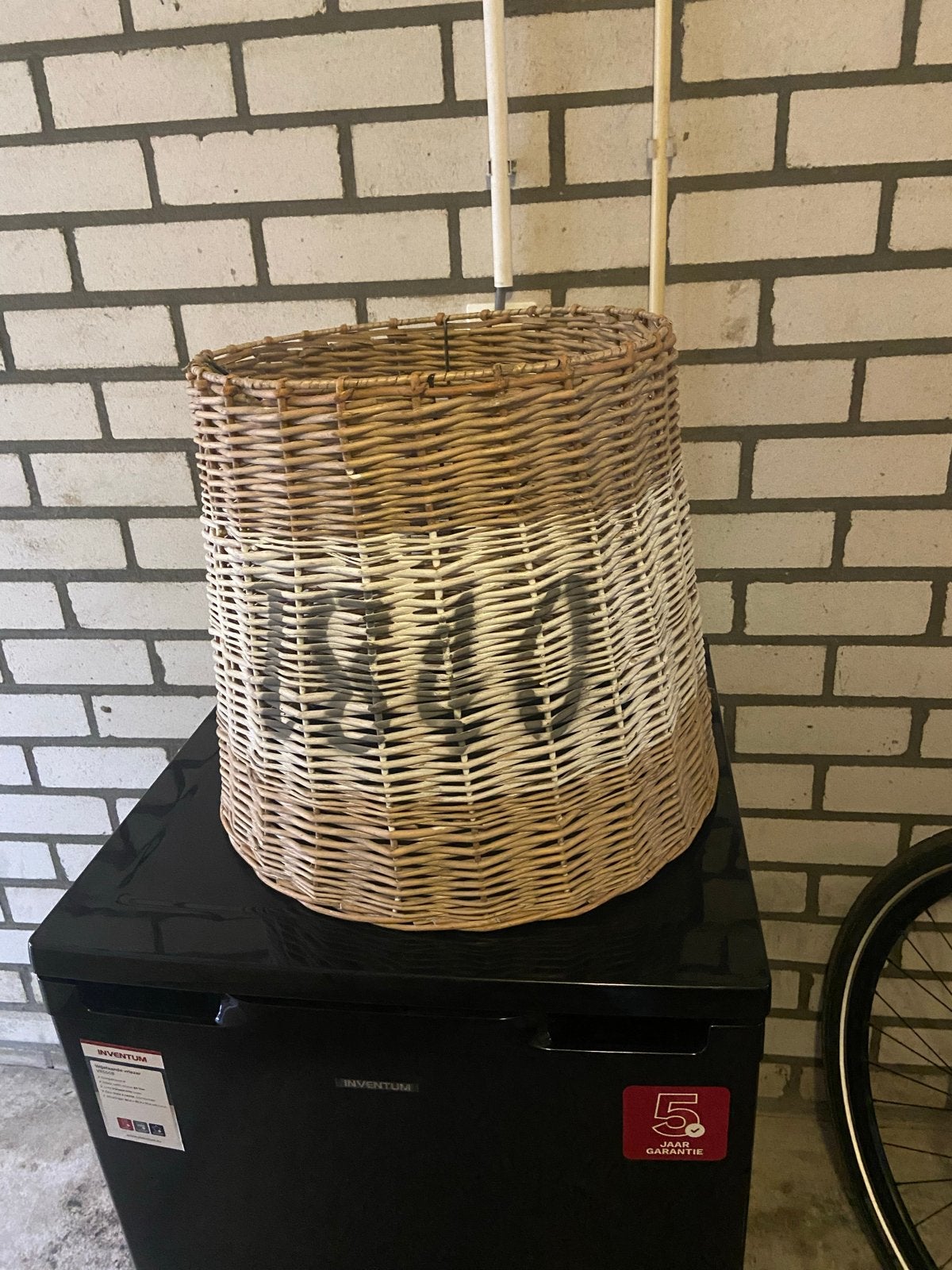 Rotan lampenkap met '1800' opdruk, Huis en Inrichting, Lampen | Lampenkappen, Gebruikt, Natuurlijk materiaal, Beige, Rond