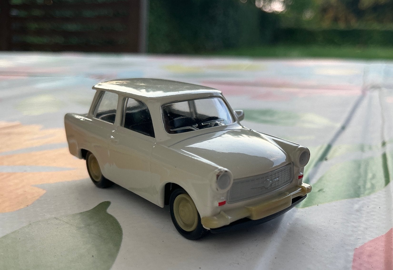 Prachtige Oude Vintage Trabant 601 Trabi Grell Auto  1:64, Ophalen, Zo goed als nieuw, Auto