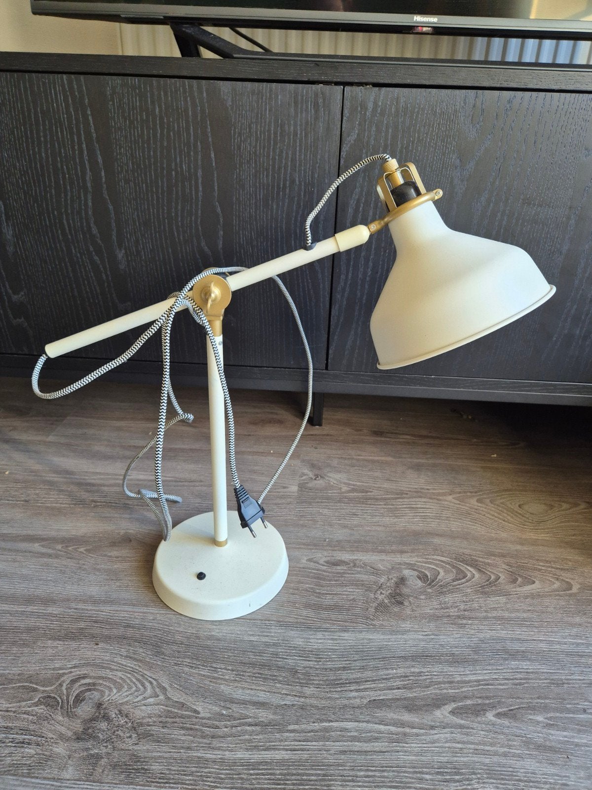 Ikea Bureaulamp - Crème met Messing Details, Beige, Bureaulamp, Gebruikt, Vintage