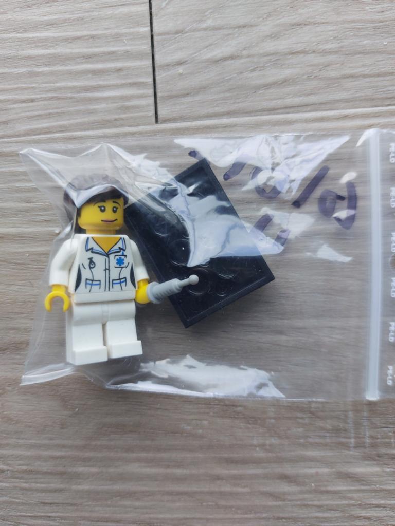Lego minifiguren serie 1 nurse, Ophalen of Verzenden