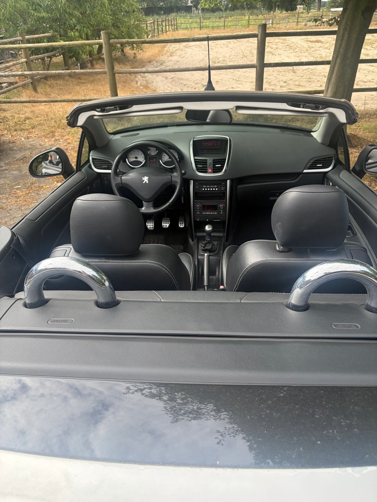 Peugeot 207 1.6 16V CC 88KW 2011 Zwart, Ophalen