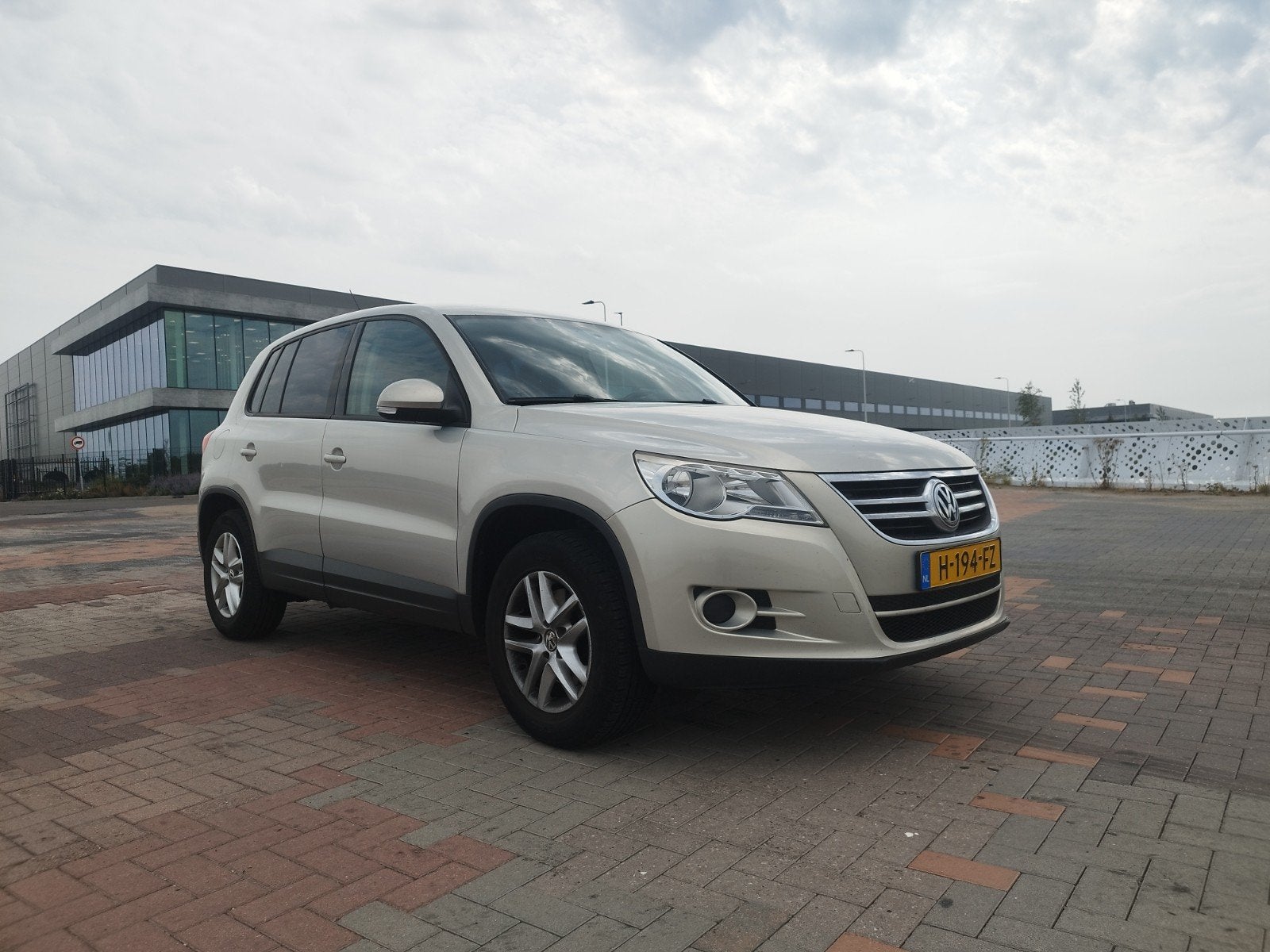 Volkswagen Tiguan 1.4 TSI 110KW 2010 Grijs, Auto's, Volkswagen, Voorwielaandrijving, 15 km/l, 1800 kg, 4 cilinders