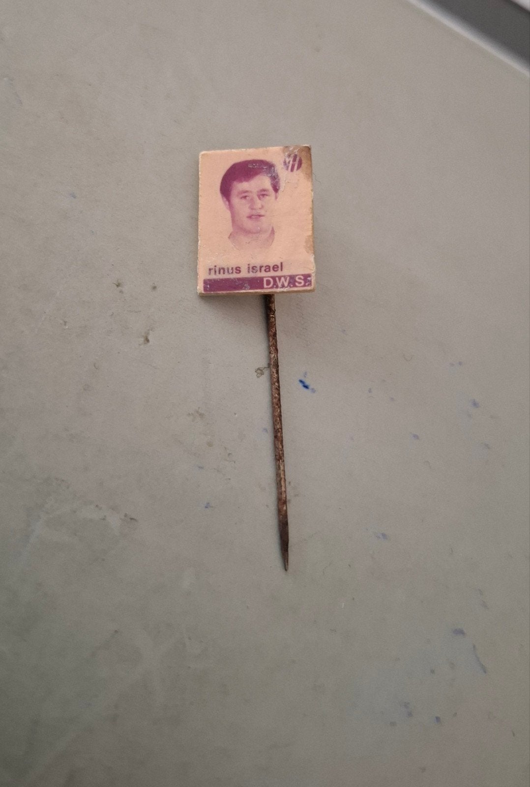 Speldje Rinus Israël, Ophalen of Verzenden, Zo goed als nieuw, Sport, Speldje of Pin