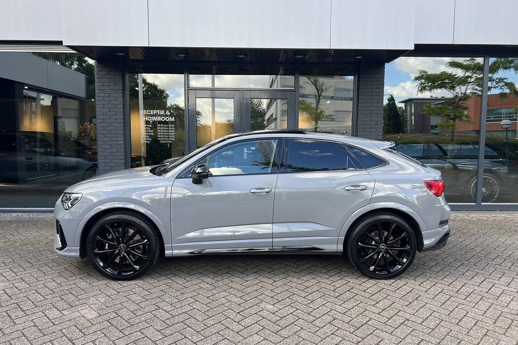 Audi RS Q3 Sportback 2.5 TFSI I Pano I Sonos I 360°, Auto's, Audi, Automaat, Gebruikt, 1675 kg, Bedrijf