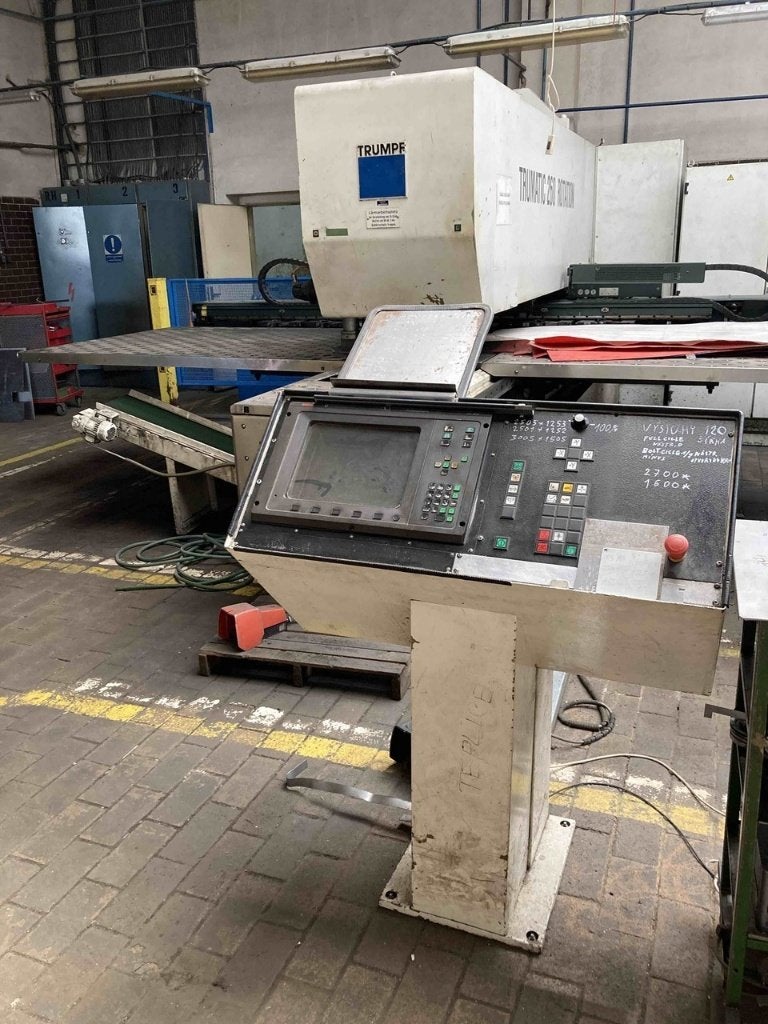 Punching press Trumpf Trumatic 260 Rotation, Ophalen, Gebruikt, Metaal, Machine
