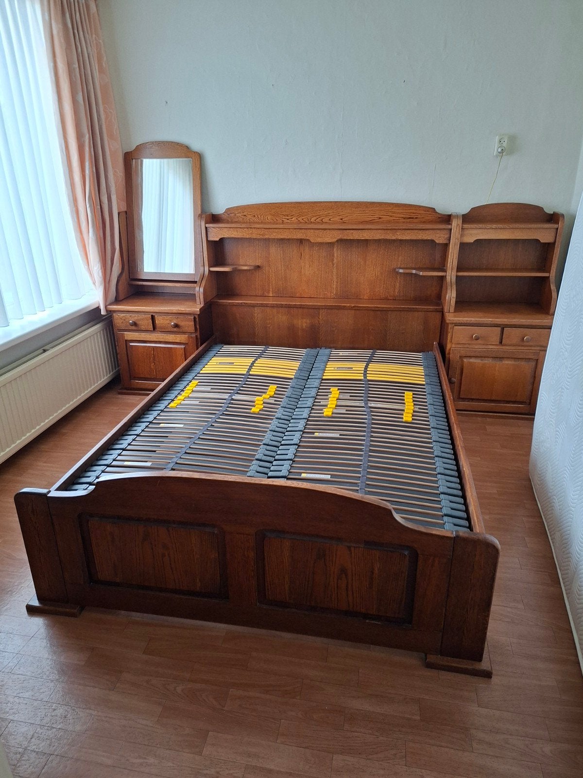 Twee persoons bed, Huis en Inrichting, Slaapkamer | Bedden, Ophalen, Tweepersoons, Hout, 140 cm