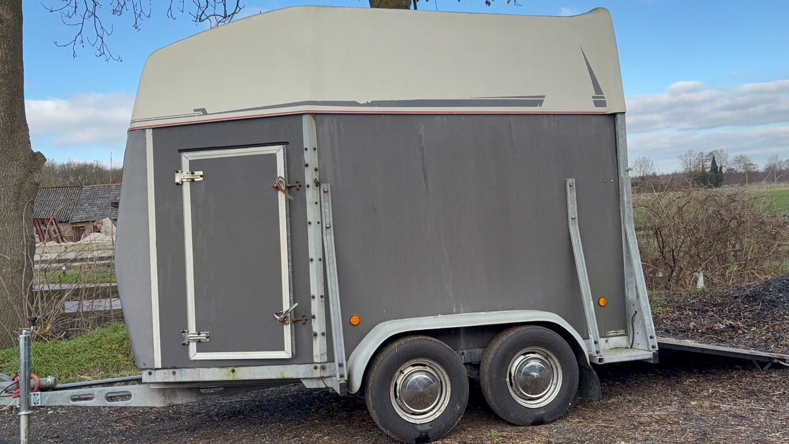 nette lichte2 paards trailer henra, Ophalen, Gebruikt, Hout, 2-paards trailer