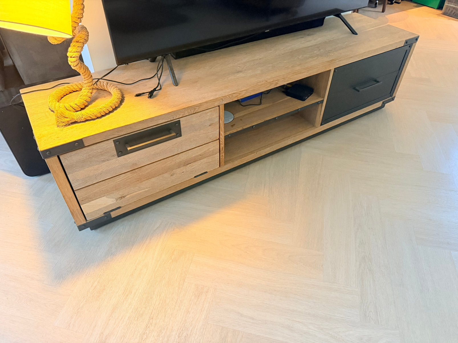 Eiken Televisie meubel 190 x 45 x 46, Ophalen, 150 tot 200 cm, Eikenhout, Zo goed als nieuw
