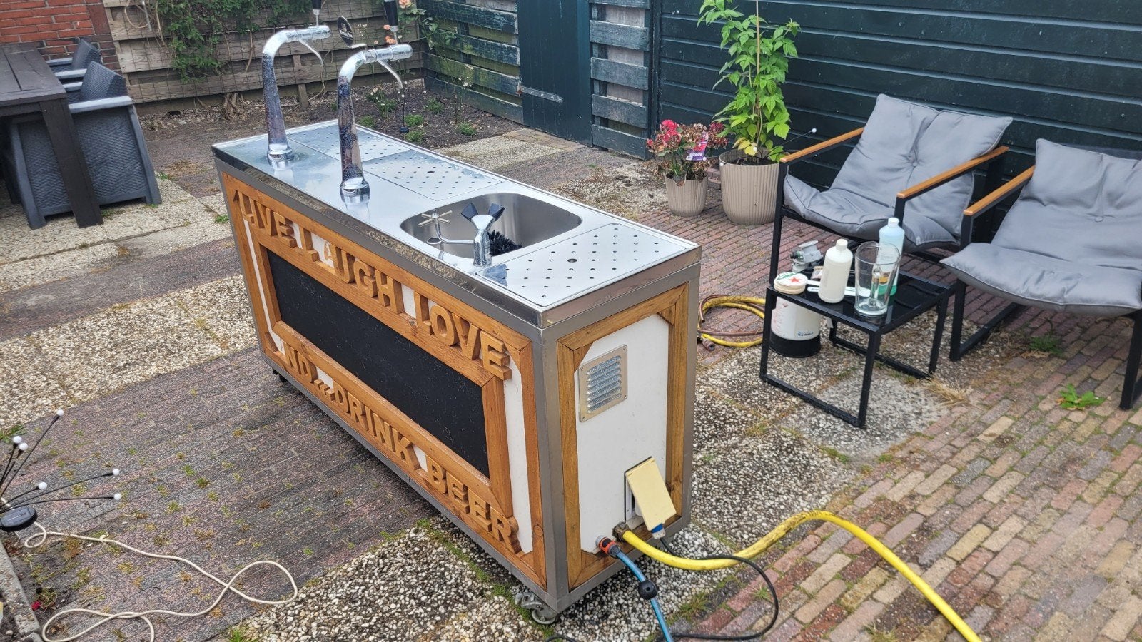 Mobiele biertap met spoelbak en koeling, Ophalen