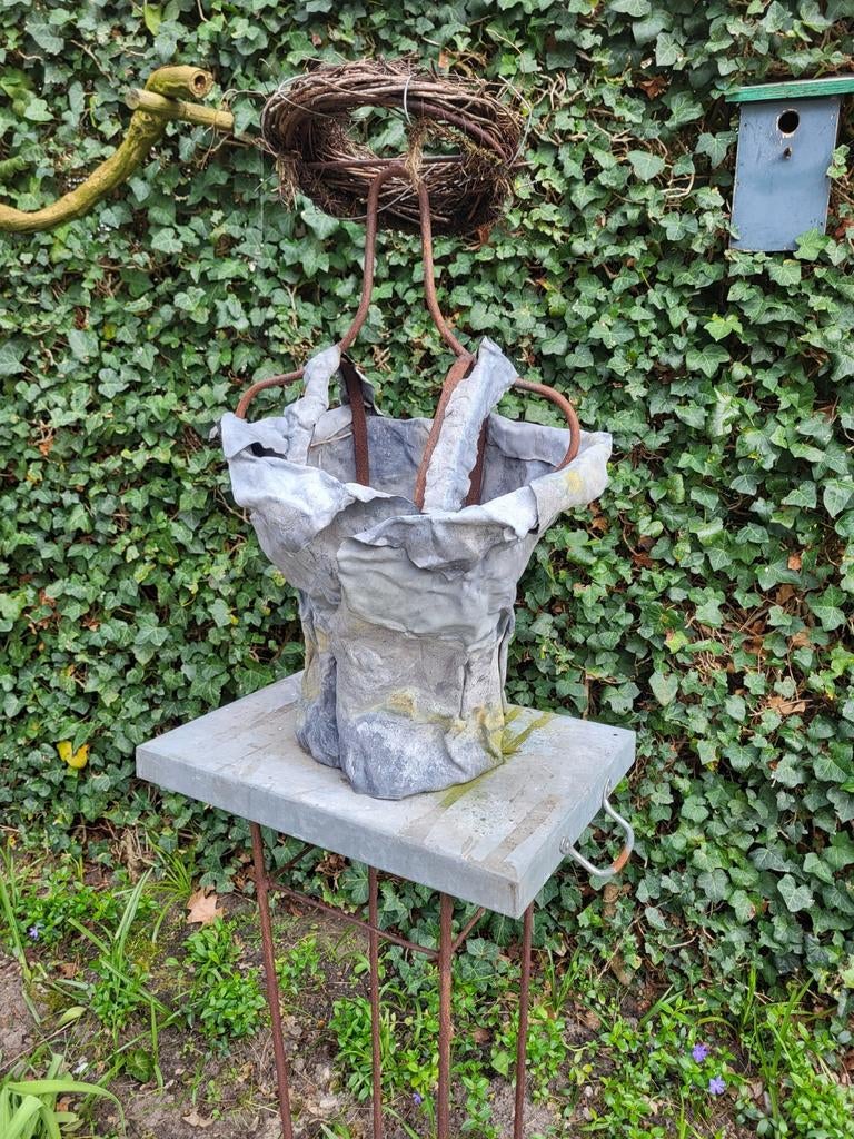 Unieke buste van lood en zink op roestig ijzeren frame, Ophalen, Nieuw