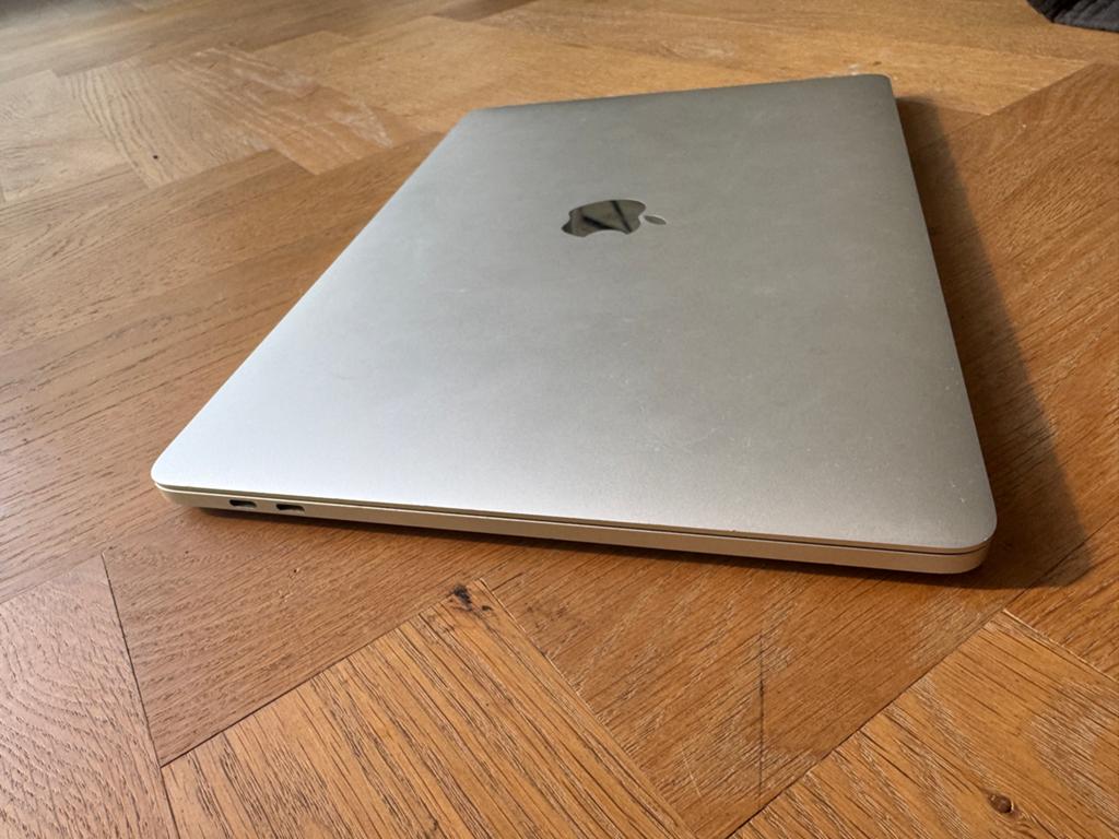MacBook Pro 13-inch 2020 - Intel Core i5, 8GB RAM, Gebruikt, Qwerty, 8 GB, 13 inch