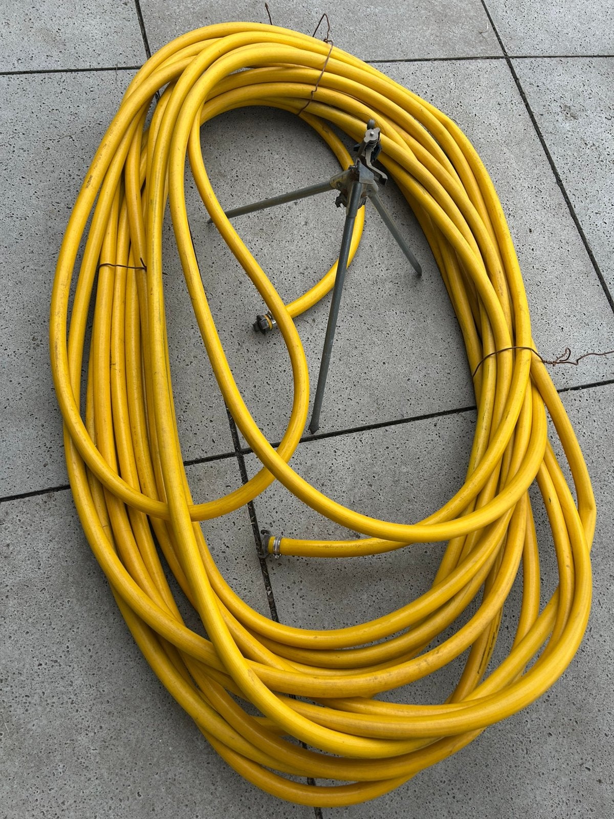 Hozelock Flexiplus tuinslang 50m 25mm + sproeier op statief, Ophalen, Gebruikt