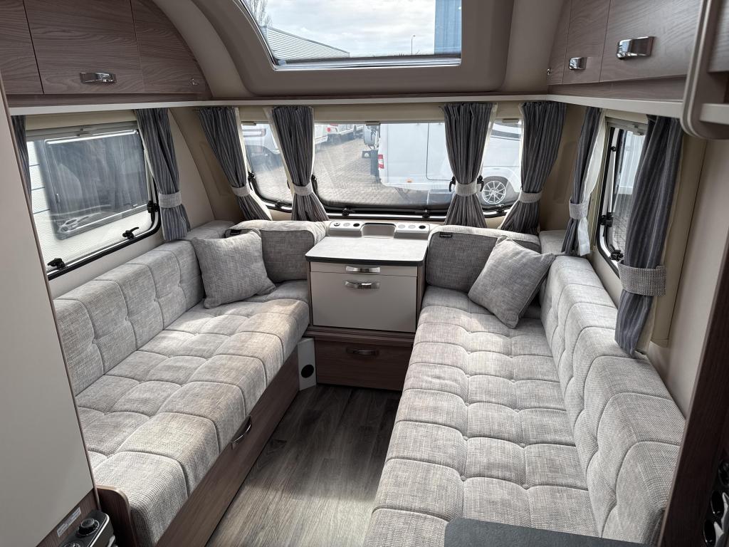 Sprite Mondial 370 EK Thule cassetteluifel, Standaardzit, Tot en met 2, Bedrijf, Schokbreker