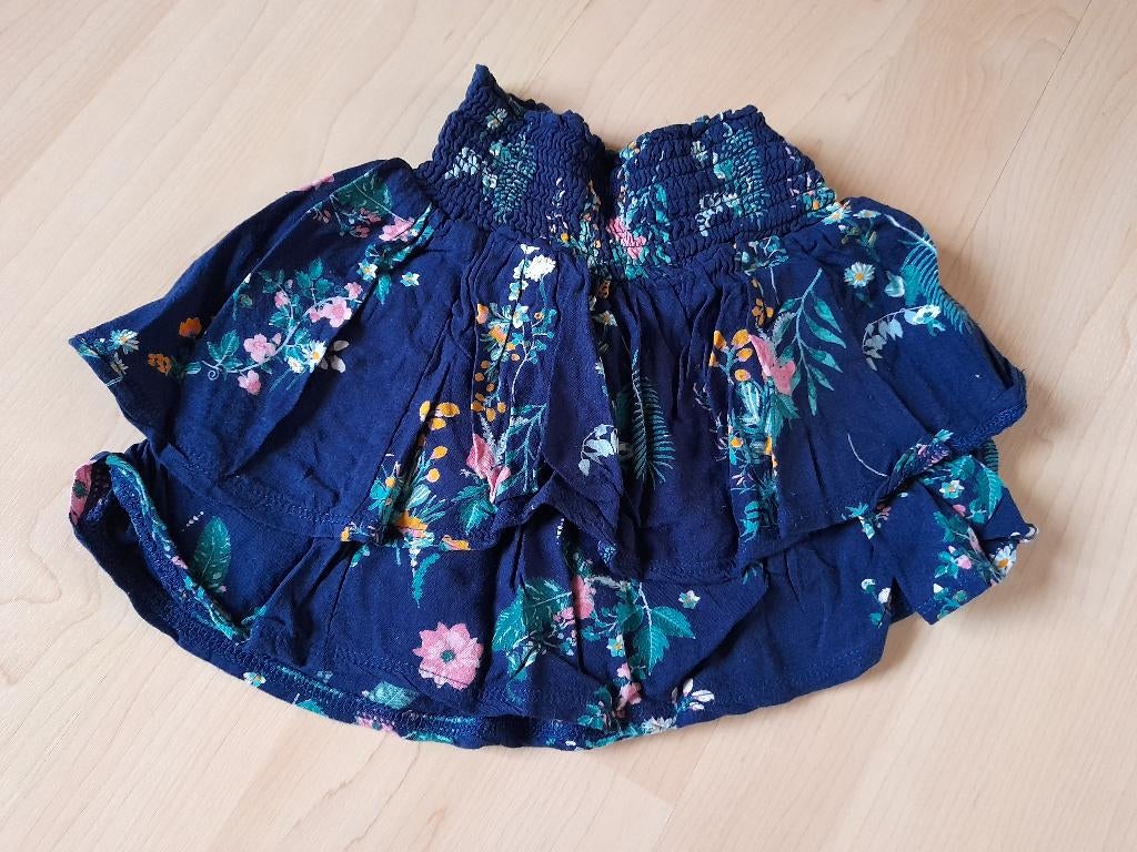 DONKERBLAUWE ROK MET RUCHES EN BLOEMETJES MAAT 92, Ophalen of Verzenden, Zo goed als nieuw, Meisje, Jas