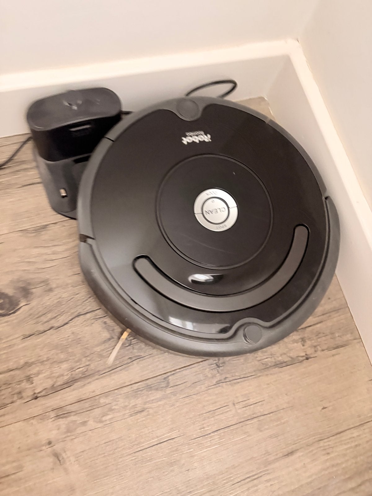 iRobot Roomba Robotstofzuiger met Oplaadstation, Ophalen, Gebruikt, IRobot, Oplaadstation