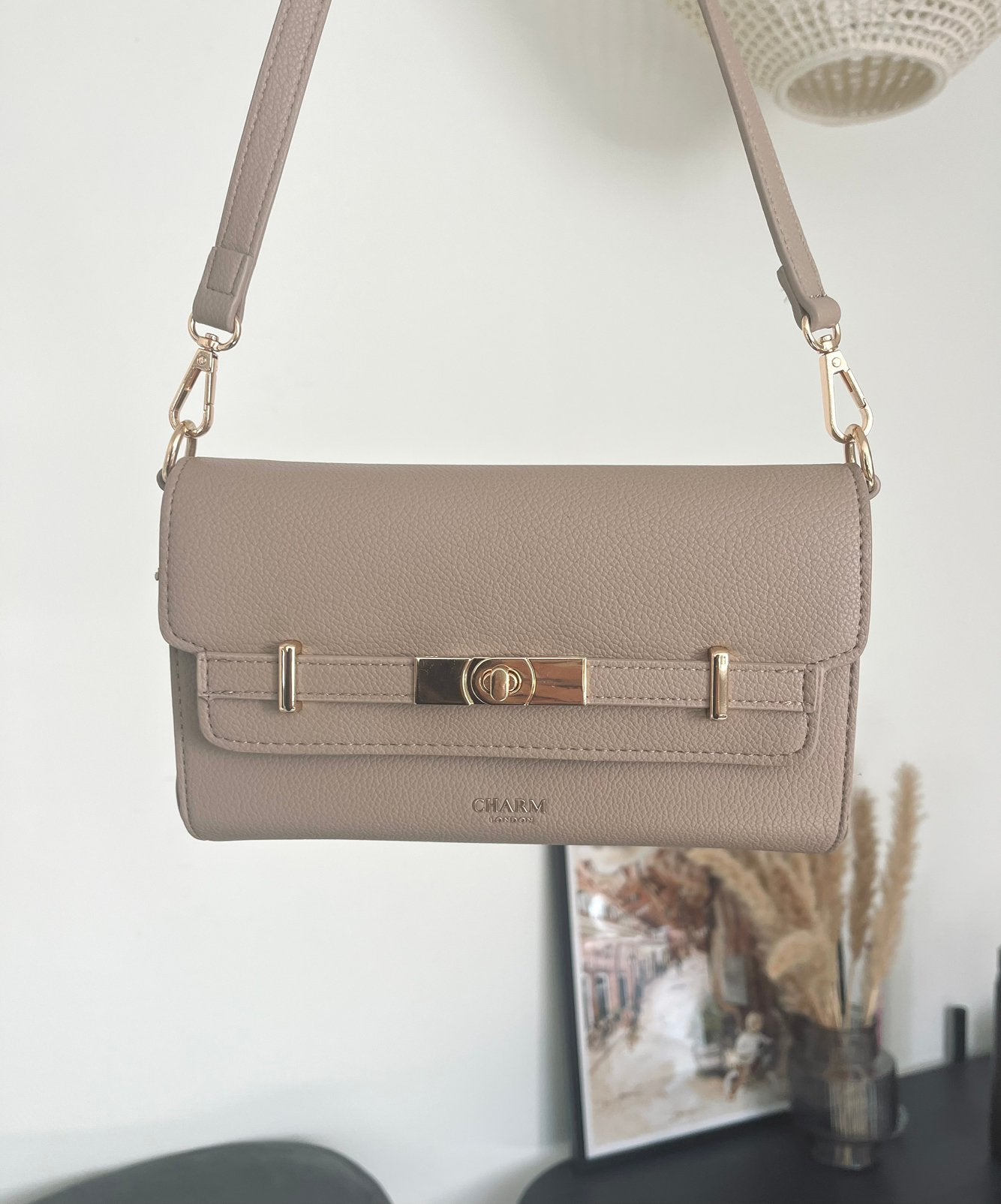 NIEUW! Charm London schoudertas Taupe, Ophalen of Verzenden, Nieuw, Overige kleuren, Schoudertasje