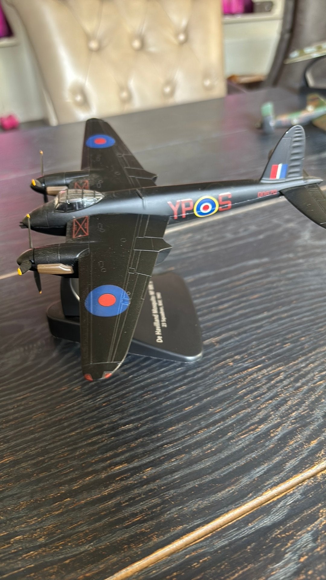 Oxford diecast model 1:72 De Haveland Mosquito, Ophalen, Zo goed als nieuw, 1:72 tot 1:144, Overige merken