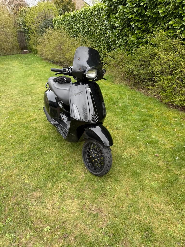 Vespa sprint 125cc 2t brom, Fietsen en Brommers, Scooters | Piaggio, Ophalen, Zo goed als nieuw, Benzine, Overige modellen