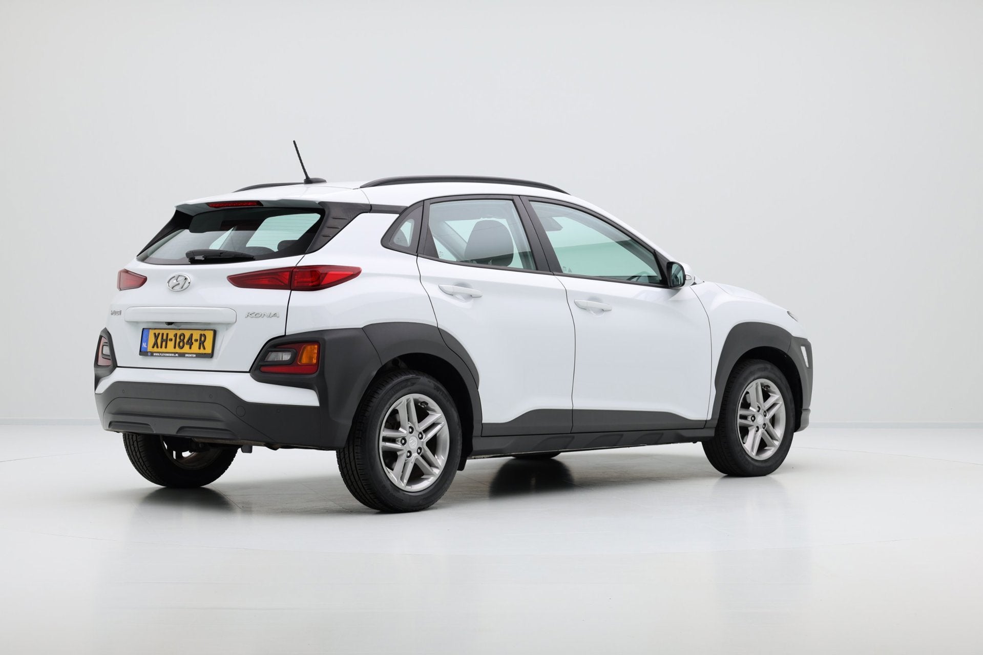 Hyundai Kona 1.0T Essence Cam|Clima|CarPlay|Navi|LMV, Auto's, Voorwielaandrijving, Stof, Gebruikt, Euro 6