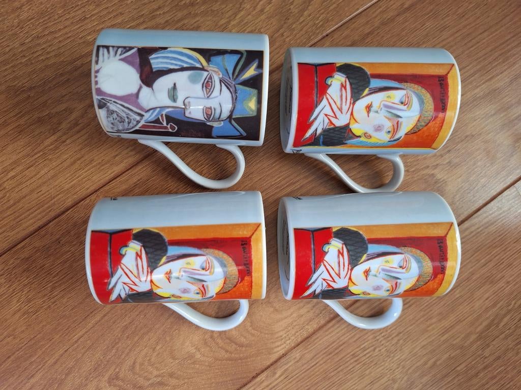 4 Picasso mokken - Konitz Germany, Ophalen of Verzenden, Zo goed als nieuw, Aardewerk, Kop(pen) en/of Schotel(s)