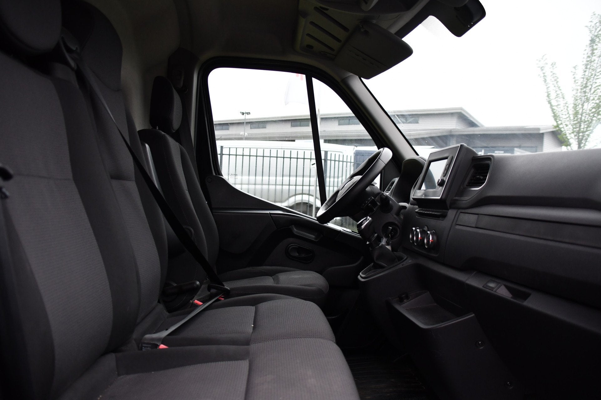 Renault Master T35 2.3 dCi 150 L2H2 Black Edition Cruise, Ca, Voorwielaandrijving, Gebruikt, 4 cilinders, Renault