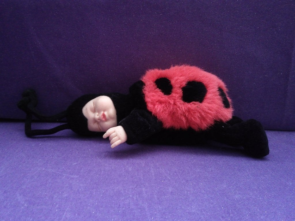 ANNE GEDDES Knuffel POPJE LIEVEHEERSBEESTJE. 23 CM **Nieuw**, Ophalen of Verzenden, Nieuw, Overige typen, Middelgroot (20 tot 80 cm)